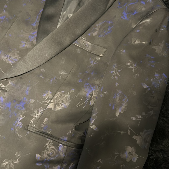 Egara Black Sportcoat with Bright Blue Floral Design 46R EyeCatching Elegance - Picture 2 of 4
